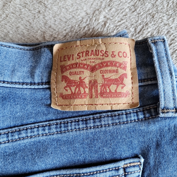 Levi's Mid Rise Boyfriend jeans size 28 - Picture 9 of 14